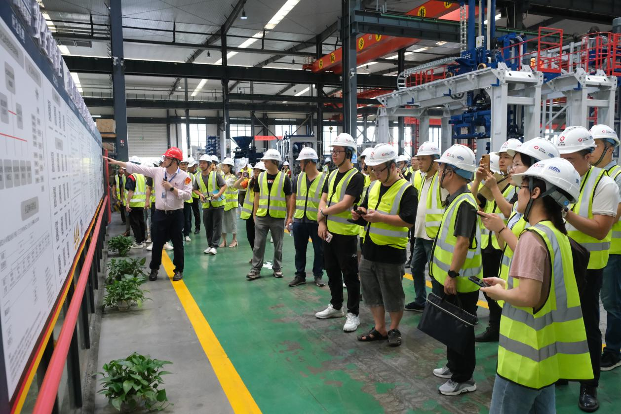 福建泉州臺(tái)商區(qū)安全生產(chǎn)標(biāo)準(zhǔn)化工作專(zhuān)班走進(jìn)泉工股份