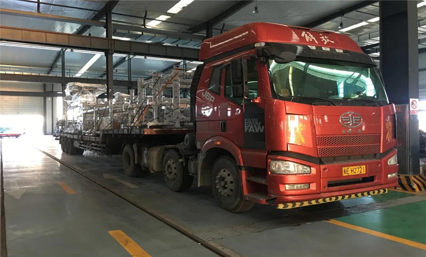 項目發(fā)貨|泉工股份兩套QT10全自動砌塊成型機生產線于河北已經(jīng)進入安裝調試階段